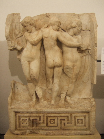 Οι τρεις Χάριτες από το Αέτωμα του Σεβαστείου της Αφροδισιάδας