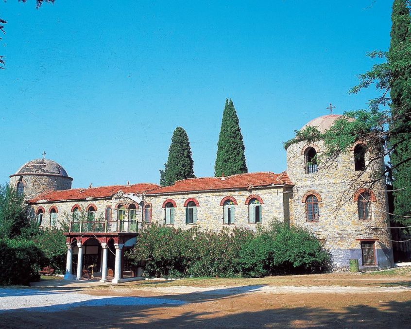 Η Ιερά Μονή Παναγίας Κάτω Ξενιάς, που βρίσκεται σε απόσταση 16 χιλιομέτρων από την πόλη του Αλμυρού. Ιερά Μητρόπολις Δημητριάδος και Αλμυρού URL [http://imd.gr/site/catalog/poi/20/157]