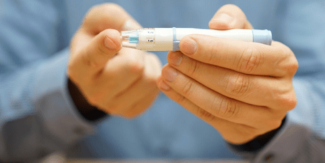 Repeated measurement of the blood glucose level and injection of insulin make the everyday life of diabetics complicated. The newly created beta cells of the ETH researchers could make life easier again. (Picture: Dolgachov / iStock) 